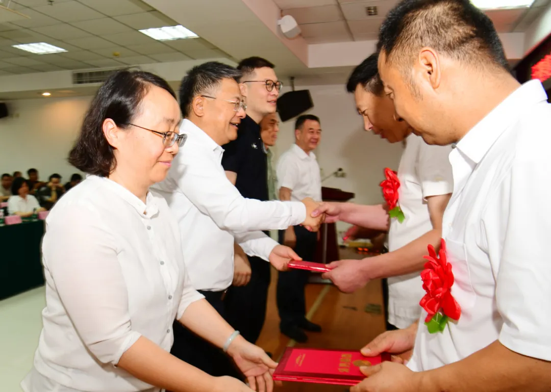 香港正版六台盒宝典资料大全