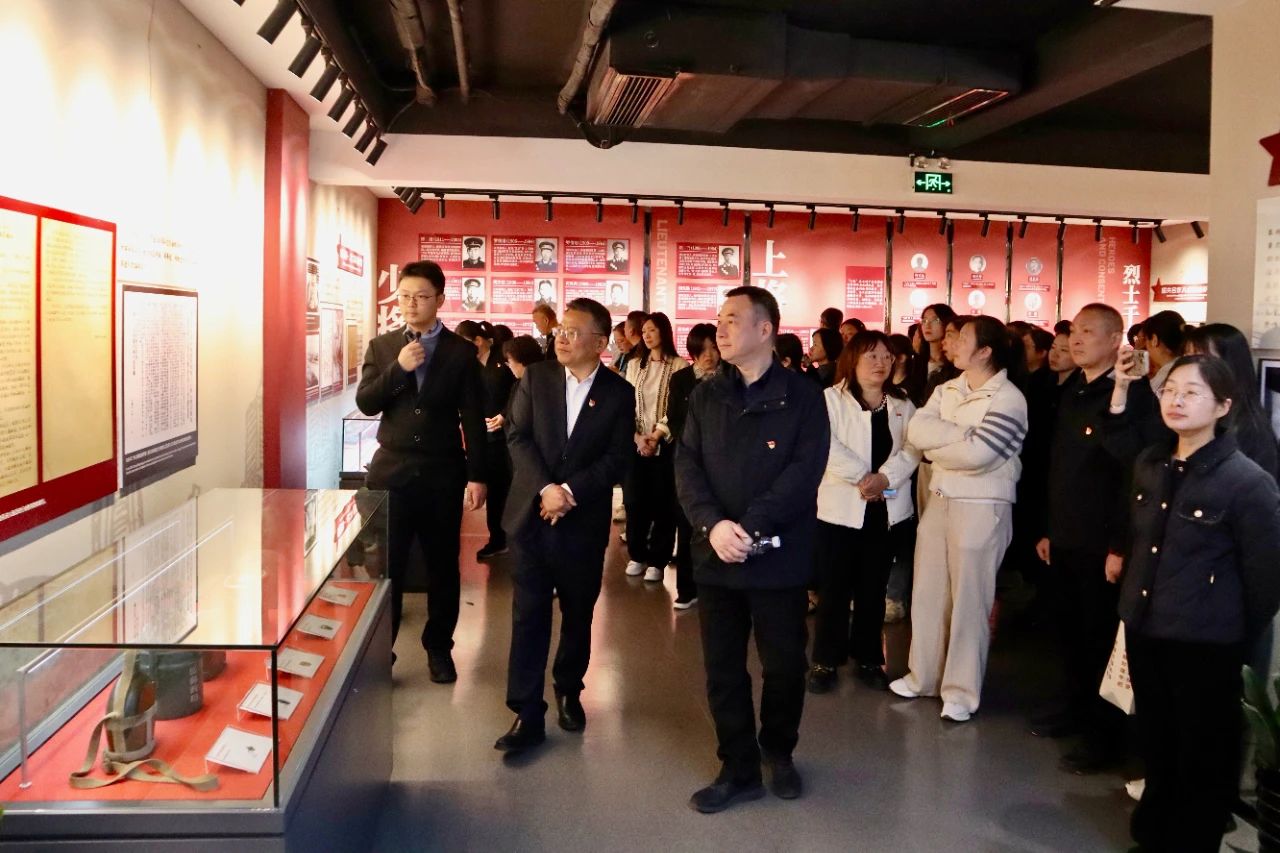 香港正版六台盒宝典资料大全